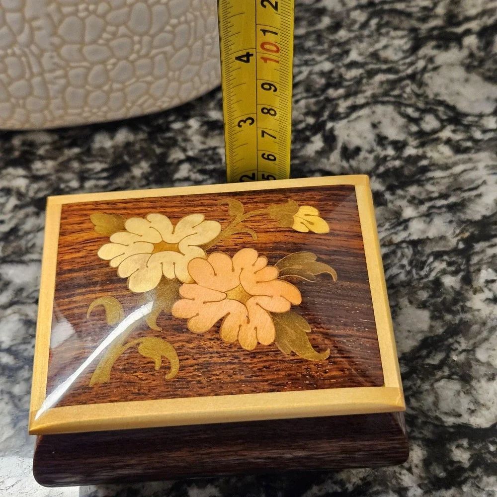 handcrafted Italian wooden inlaid‎ jewelry box Sorrento-style artistry